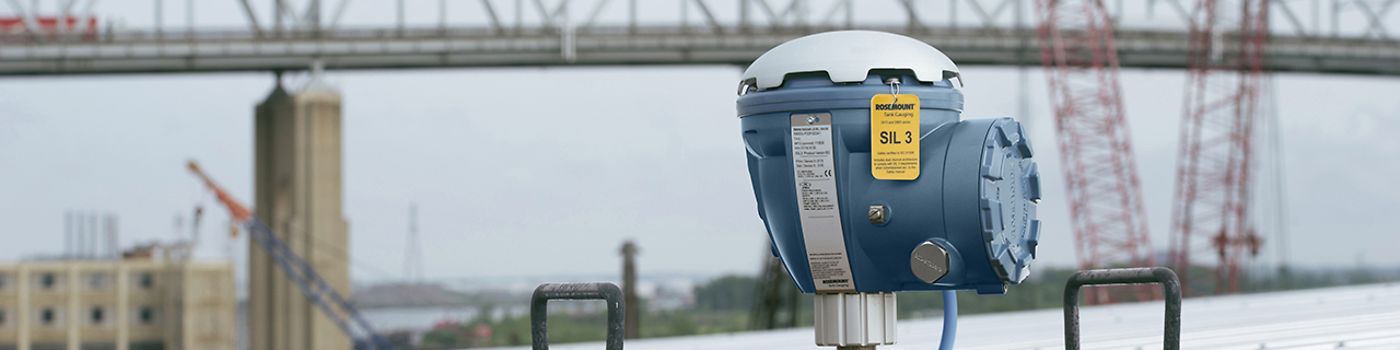 Sobre nível por radar para medição de tanques