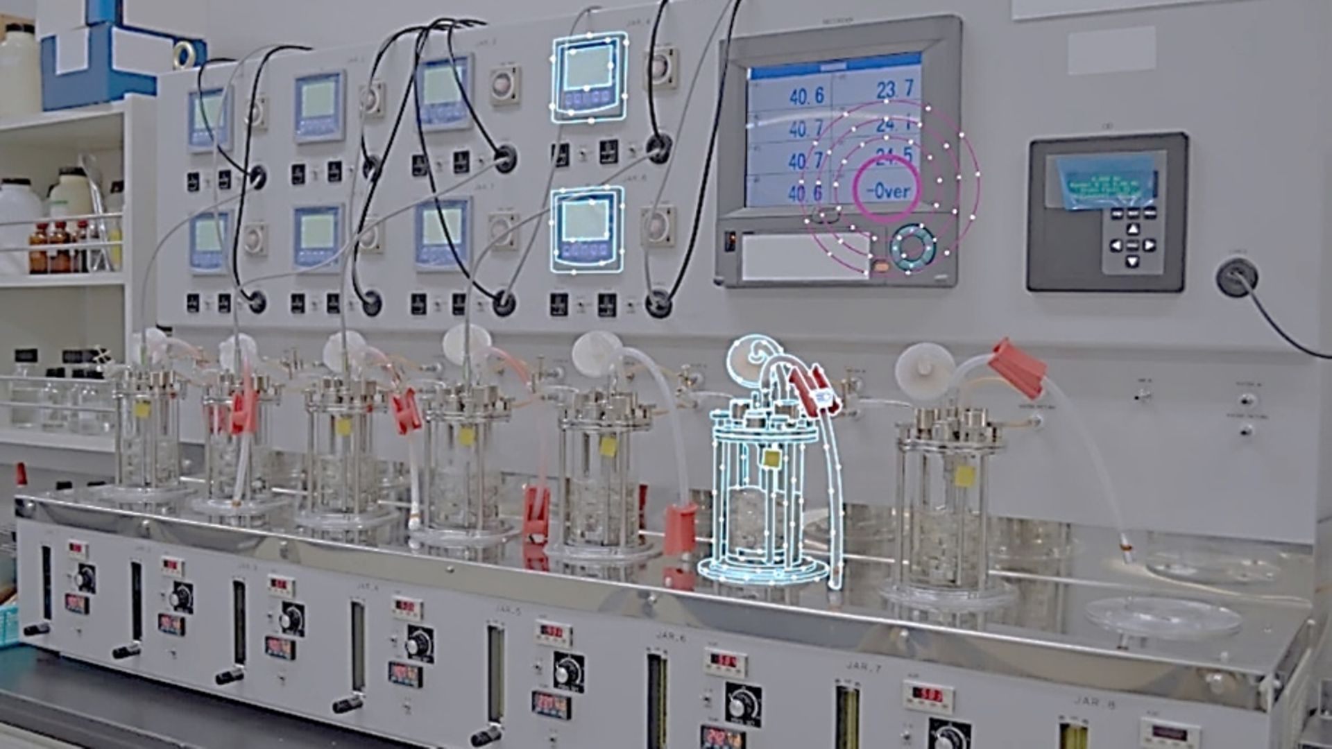 Production chromatologique dans une installation de fabrication biotechnologique stérile avec surveillance sans fil