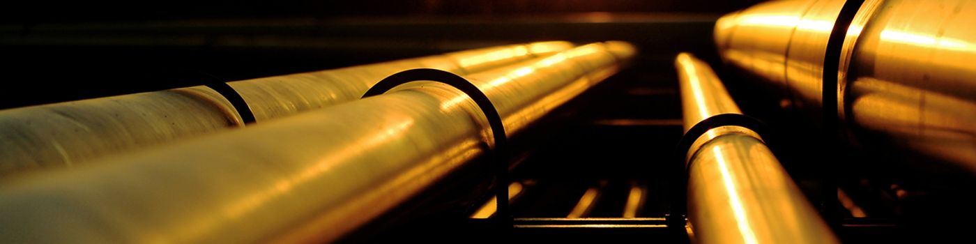 Hero-H003-IND_REF_Pipes-Refinery-Sunset_002_CROP