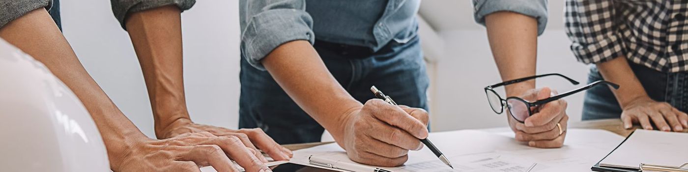 Sistemas antigos comprometem a lucratividade, produtividade e segurança Ajudamos você a modernizar, migrar ou expandir