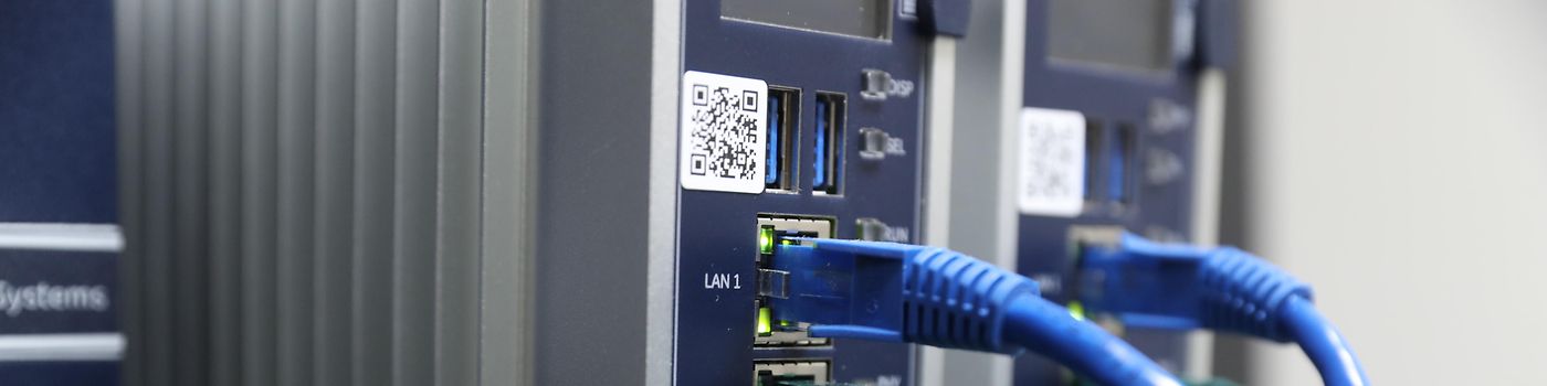 艾默生的 PACSystems 能够提供安全可靠且紧凑的控制解决方案，帮助优化产出。 