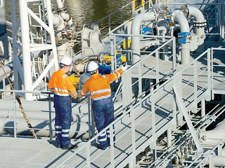 Refining plant