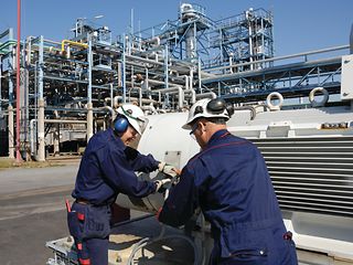 Refining plant
