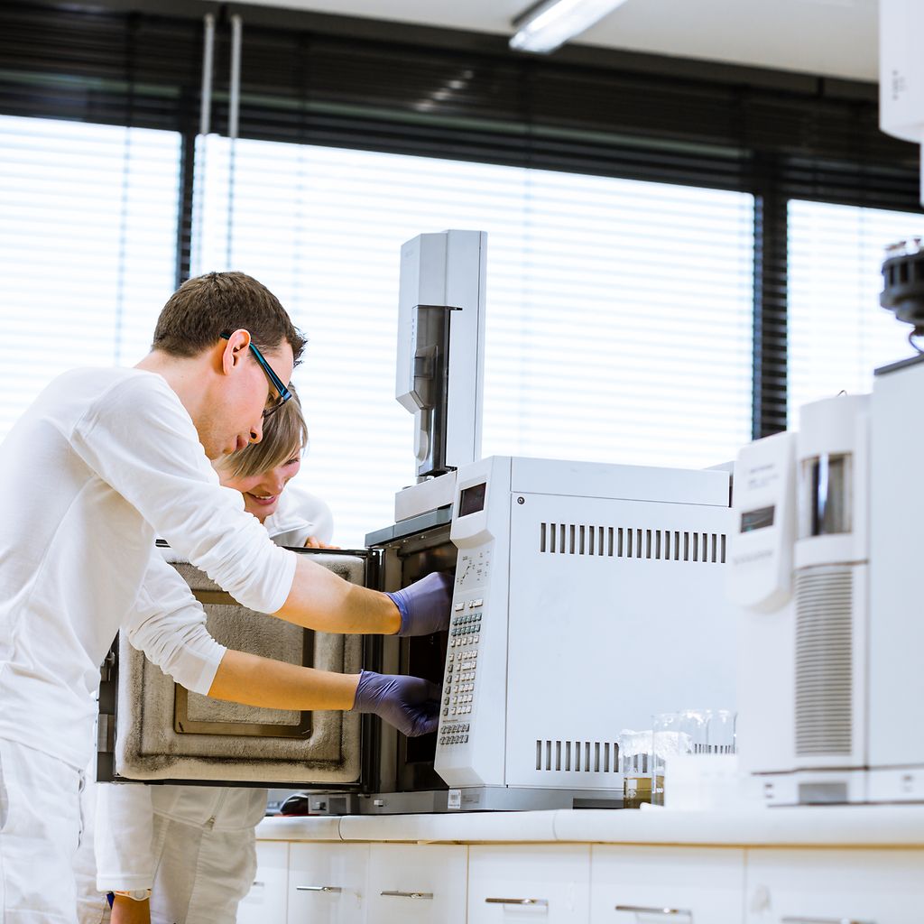 Fluid Control in Industrial Analyzers