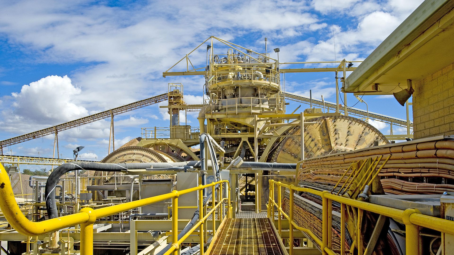 mining comminution concentration